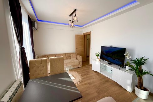 ca100c00-2a66-468d-a452-9fcbd1db3832