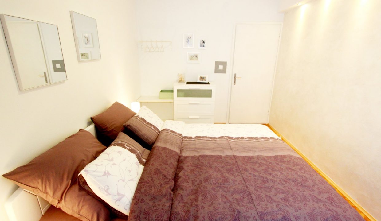 IMG-8c2e8fadeef206c6c56f0238bb9b47f5-V