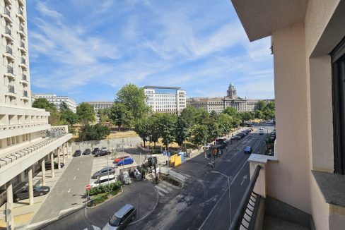 IMG-c425cc4fa98f598e71a8dc2910121545-V