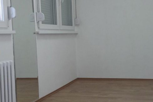 i2